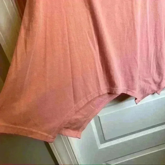 Cestyle Shark bite tunic with button detail Size XL - Picture 3 of 5